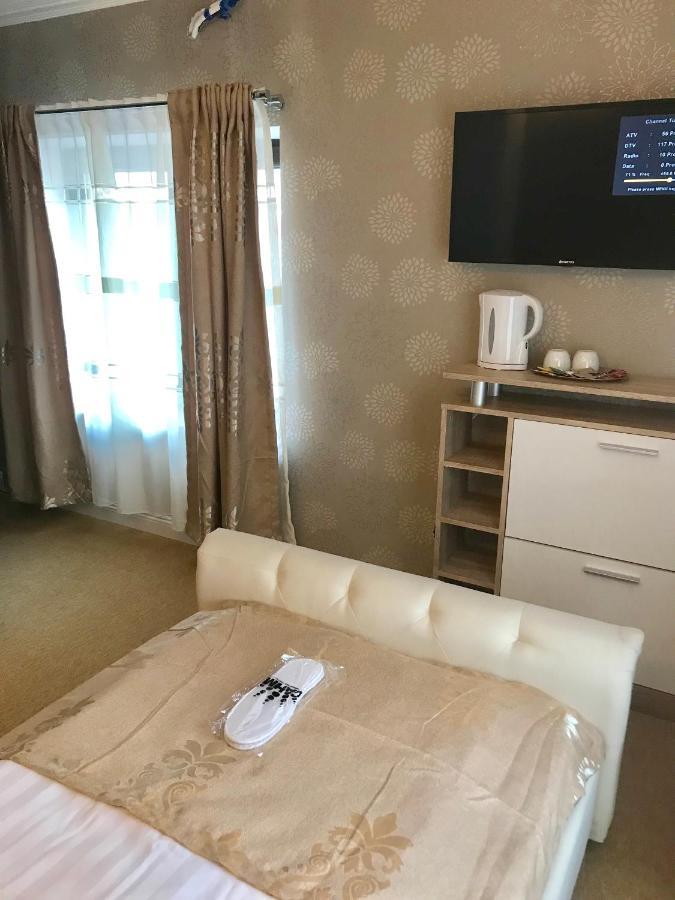 18 Boutique Pensiune Bucureşti