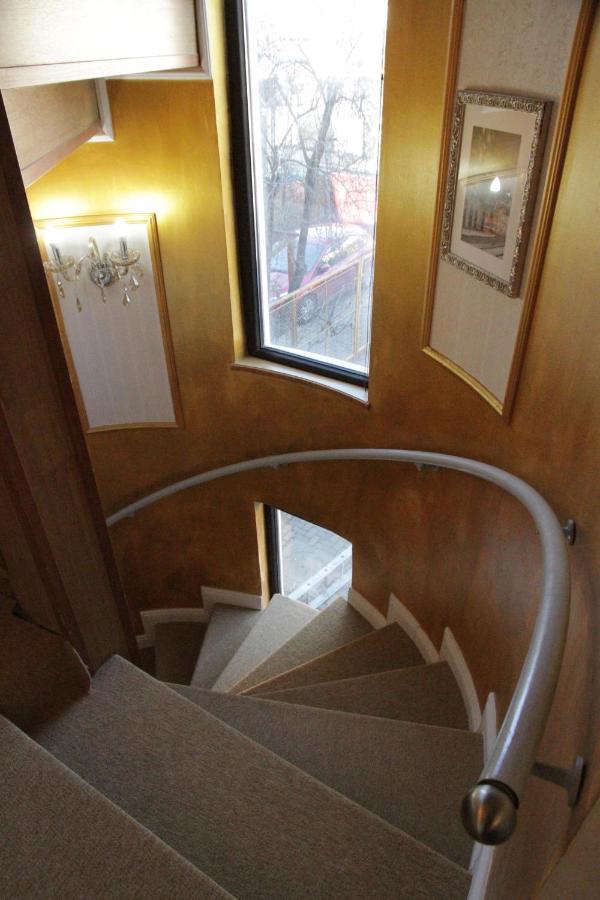 18 Boutique 3* Bucureşti